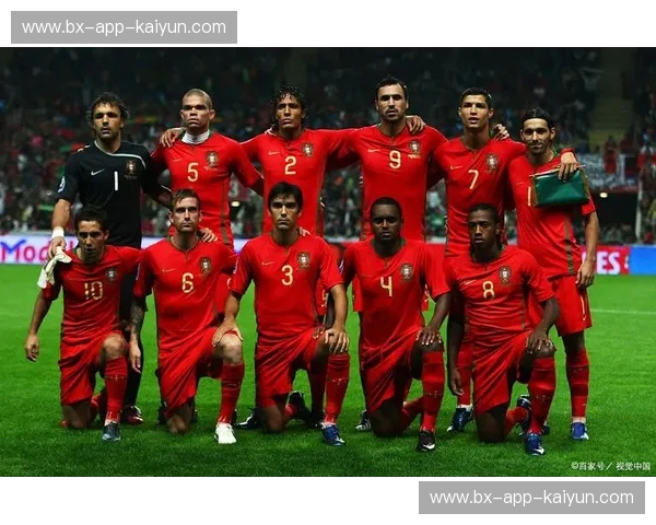 绿茵场上的宿命对决：费古埃与米内罗的恩怨情仇